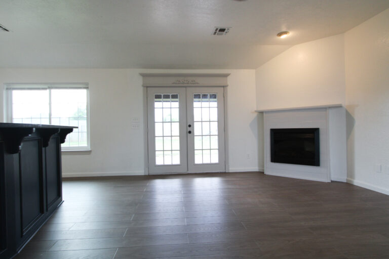 39 NE DEERFIELD DRIVE ELGIN OKLAHOMA HOUSE FOR SALE 42 768x512